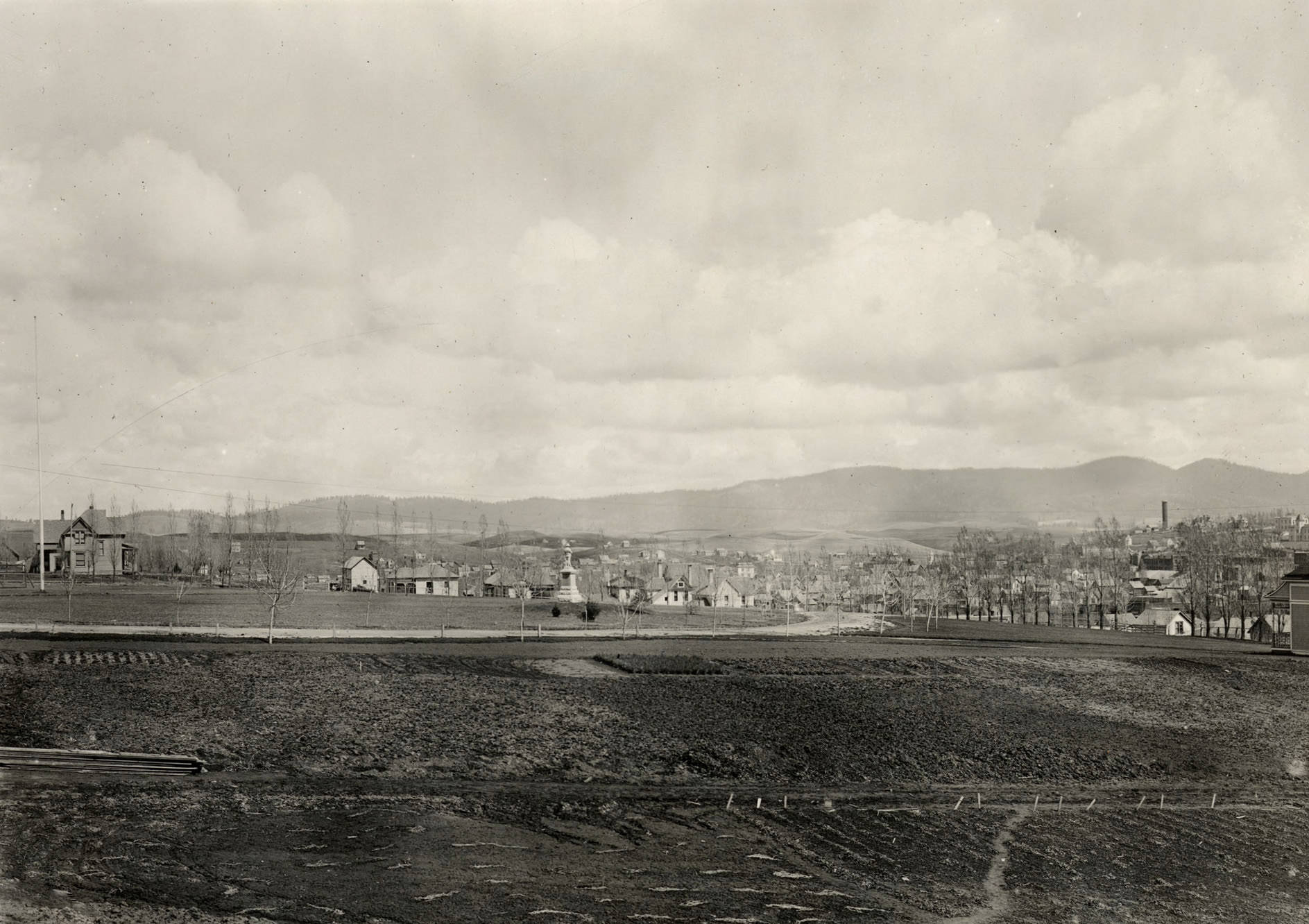 Image of University farms, University of Idaho in distance